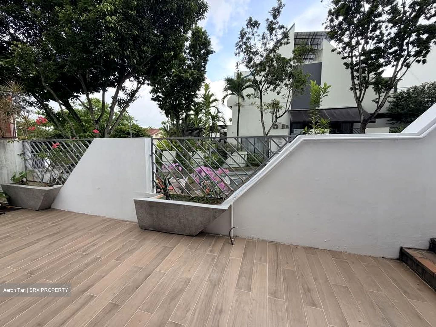 Coronation Road West (D10), Semi-Detached #598251381